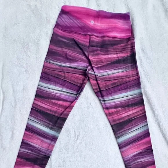 Lululemon Wunder Under Hi-Rise Tight *Central Saint Martins Nulux Size 8 - Picture 5 of 7